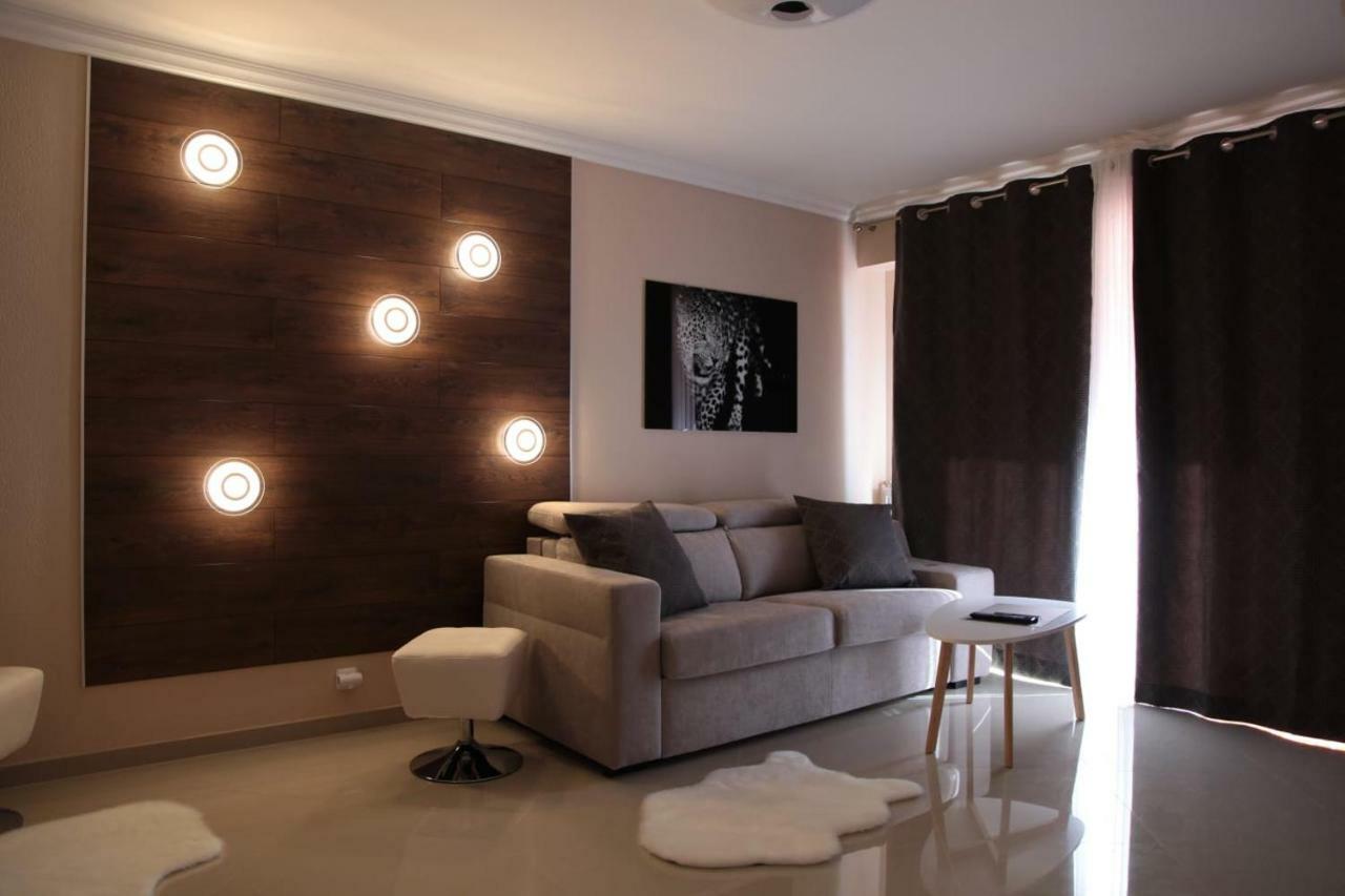 Stylish 2 Room Flat 60 Meters To The Beach Νίκαια Εξωτερικό φωτογραφία