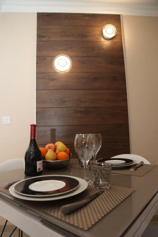 Stylish 2 Room Flat 60 Meters To The Beach Νίκαια Εξωτερικό φωτογραφία