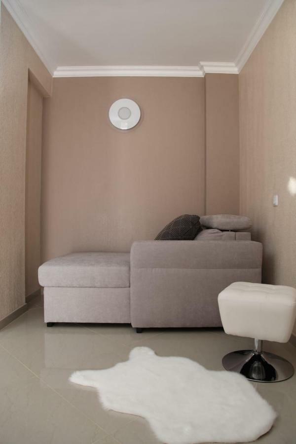 Stylish 2 Room Flat 60 Meters To The Beach Νίκαια Εξωτερικό φωτογραφία
