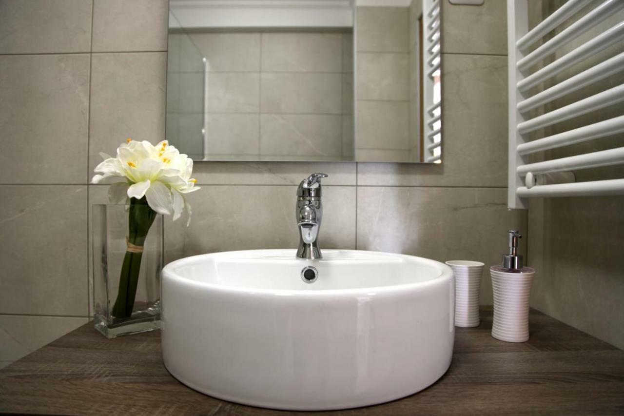 Stylish 2 Room Flat 60 Meters To The Beach Νίκαια Εξωτερικό φωτογραφία