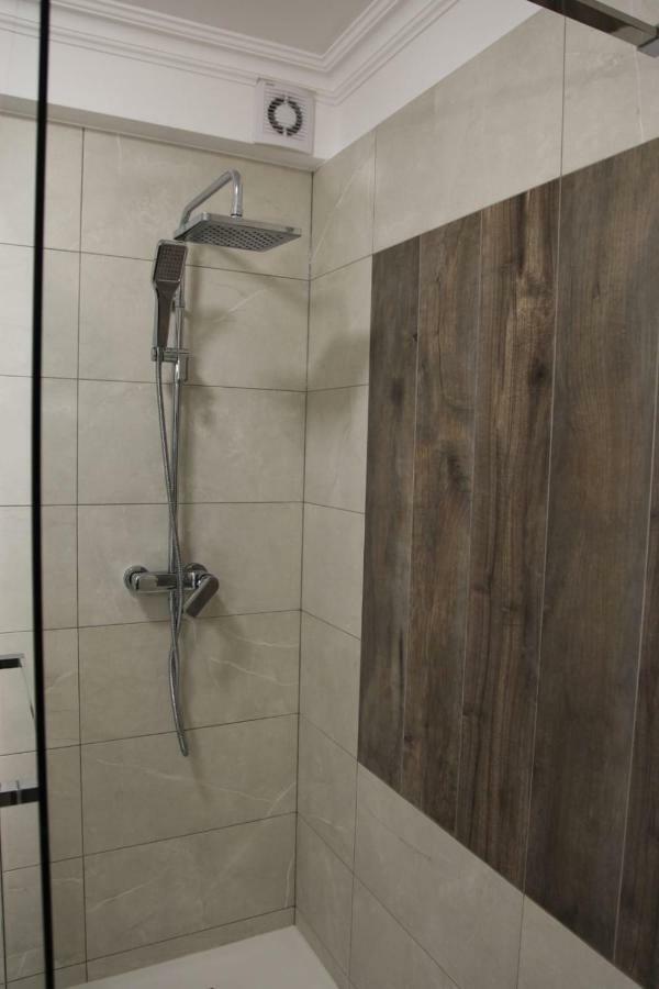 Stylish 2 Room Flat 60 Meters To The Beach Νίκαια Εξωτερικό φωτογραφία