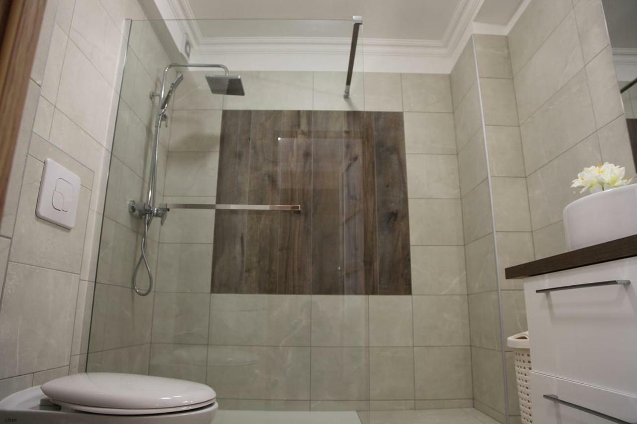 Stylish 2 Room Flat 60 Meters To The Beach Νίκαια Εξωτερικό φωτογραφία