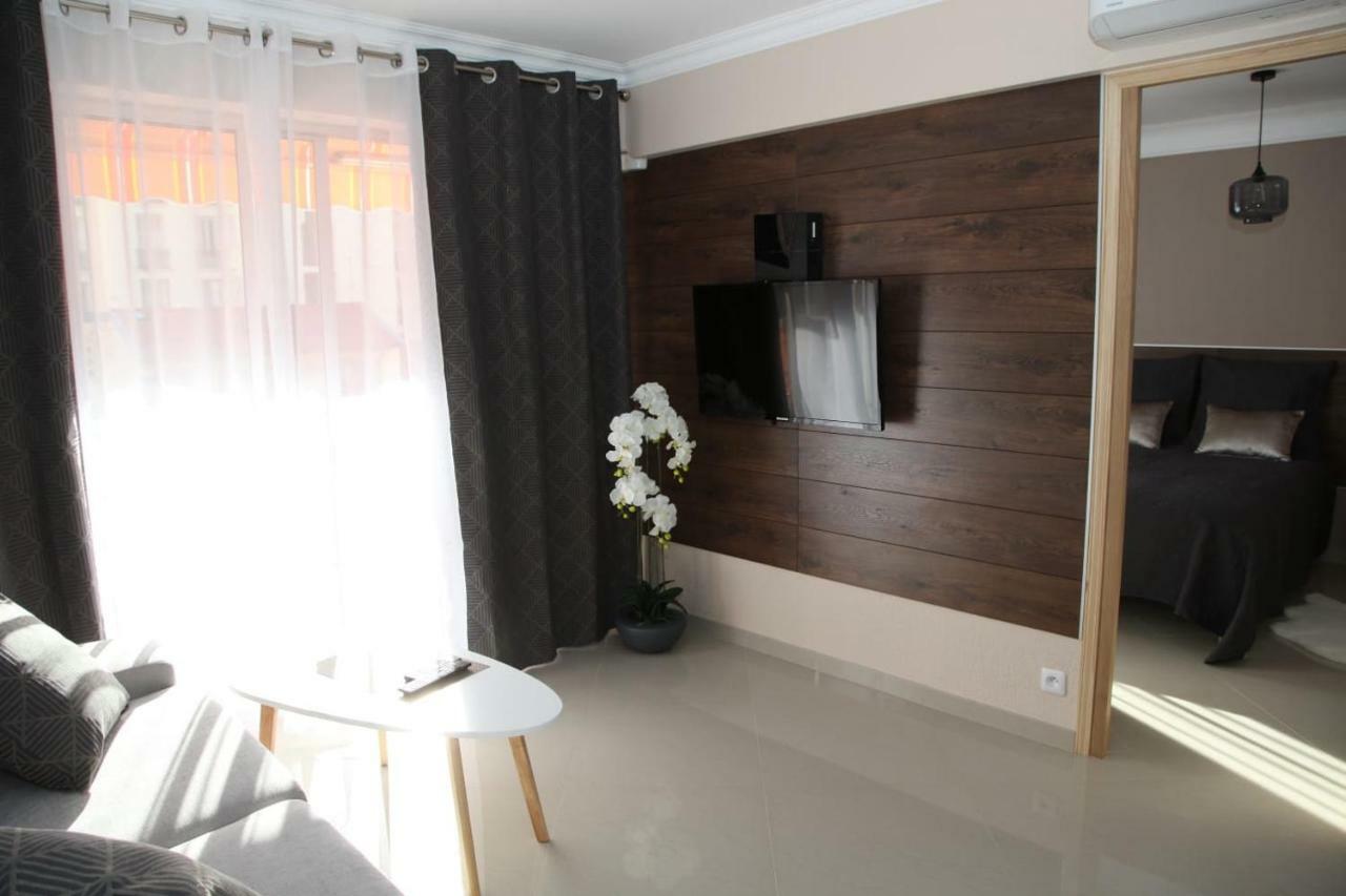 Stylish 2 Room Flat 60 Meters To The Beach Νίκαια Εξωτερικό φωτογραφία