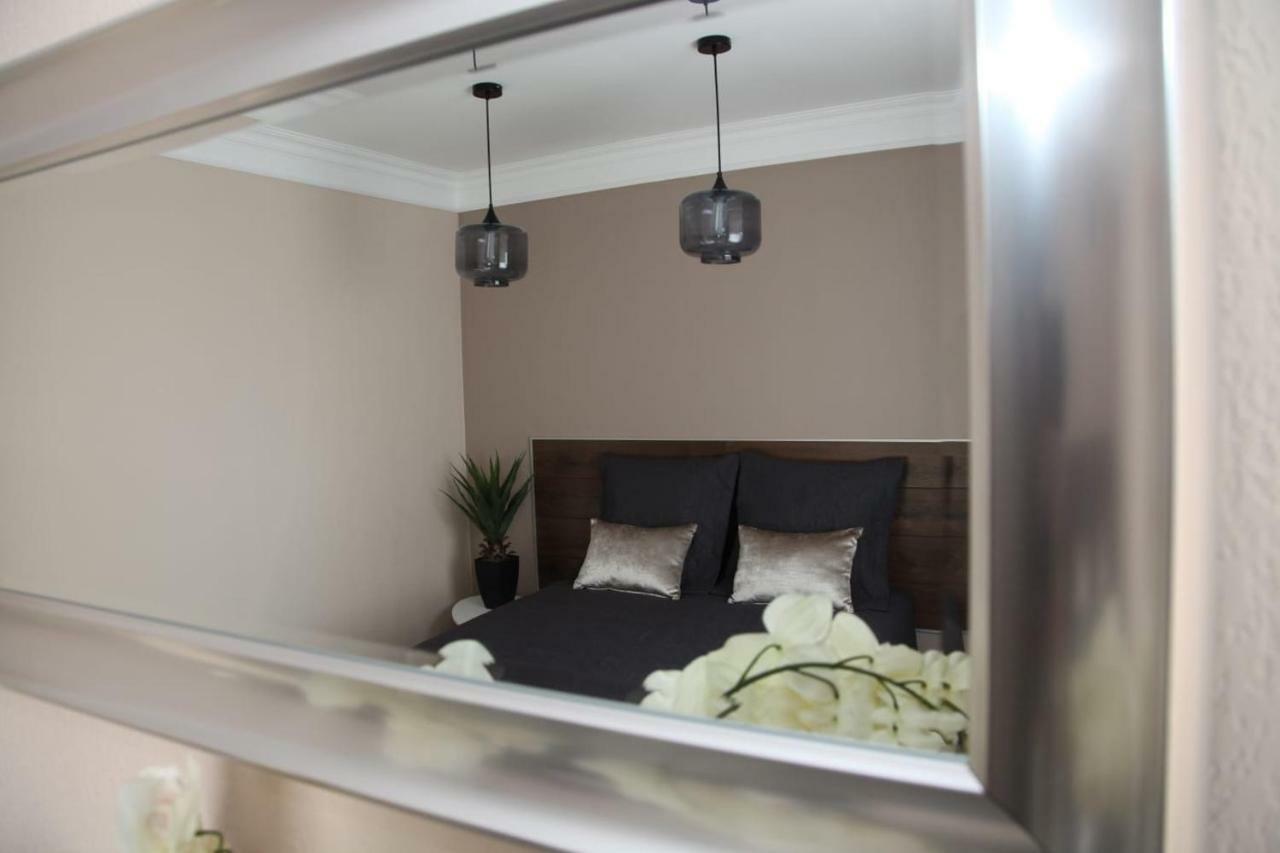 Stylish 2 Room Flat 60 Meters To The Beach Νίκαια Εξωτερικό φωτογραφία